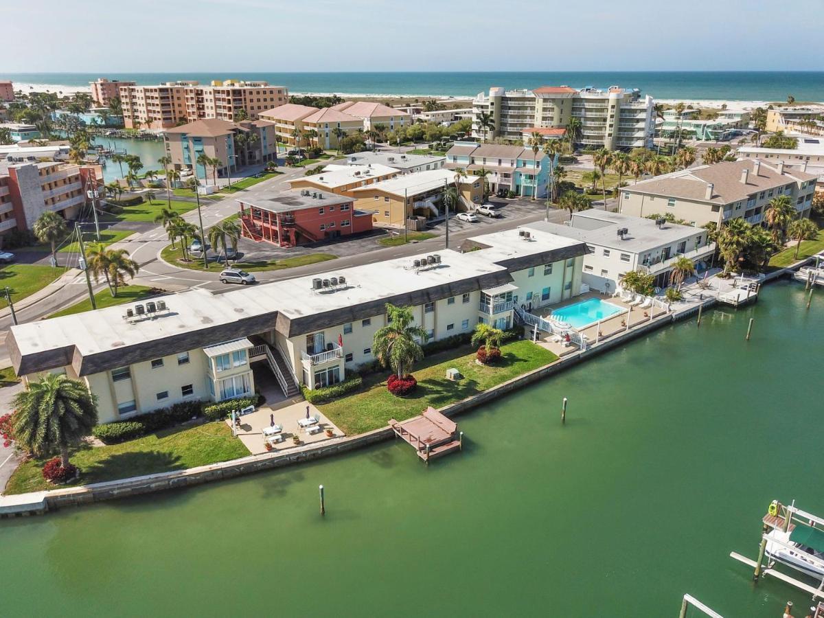 Апартаменты Funshine Pointe Capri Сант Пит Бич Экстерьер фото
